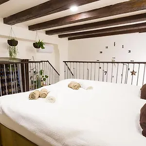 Apartment Sweet Getaway - & Parking, Laibach